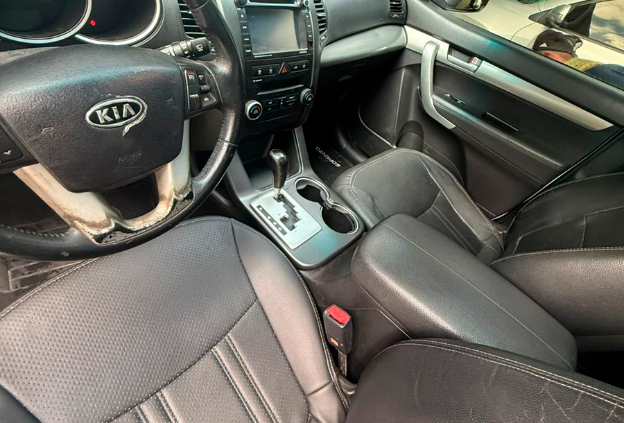 Sorento V6 4×4 com Teto solar